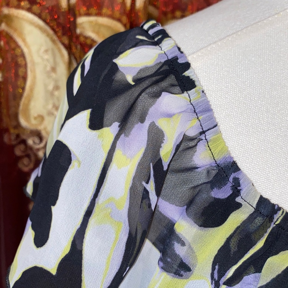 Floral Ruffle Off Shoulder Top - Picture 4 of 17